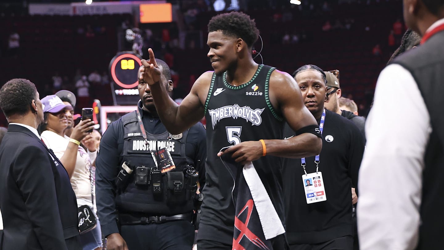 Luka Dončić, Anthony Edwards, Kevin Durant Lead NBA Playoff Injury Reports Ahead of Saturday Slate