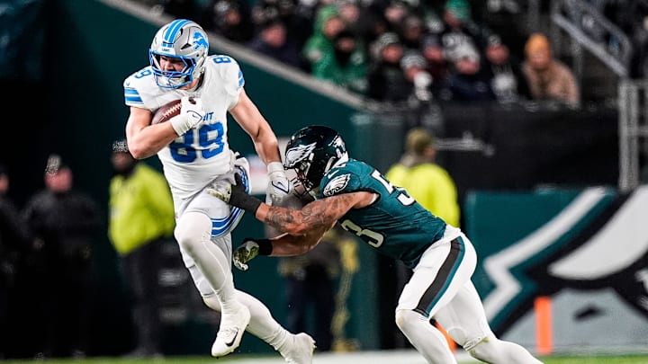 Detroit Lions tight end Brock Wright (89) makes a catch against Philadelphia Eagles linebacker Zack Baun (53) during the first half at Lincoln Financial Field in Philadelphia on Sunday, November 16, 2025. Detroit Lions tight end Brock Wright (89) makes a catch against Philadelphia Eagles linebacker Zack Baun (53) during the first half at Lincoln Financial Field in Philadelphia on Sunday, November 16, 2025.