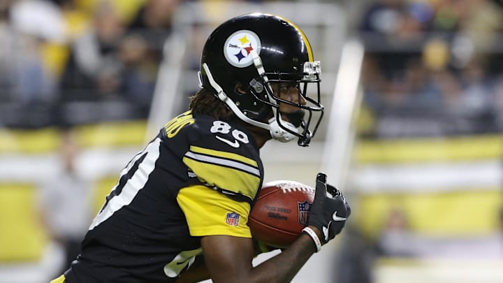 Aug 13, 2022; Pittsburgh, Pennsylvania, USA;  Pittsburgh Steelers wide receiver Tyler Vaughns (80) returns a kick-off against the Seattle Seahawks during the fourth quarter at Acrisure Stadium. Mandatory Credit: Charles LeClaire-Imagn Images