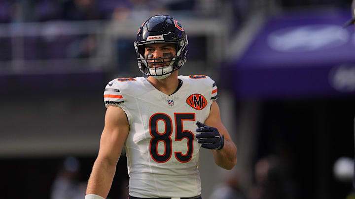 Nov 16, 2025; Minneapolis, Minnesota, USA; Chicago Bears tight end Cole Kmet (85) warms up before a game against the Minnesota Vikings at U.S. Bank Stadium. Mandatory Credit: Brad Rempel-Imagn Images