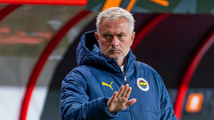 Jose Mourinho aims to rescue a Tottenham player by signing him for Fenerbahce in the January transfer window, according to a report.