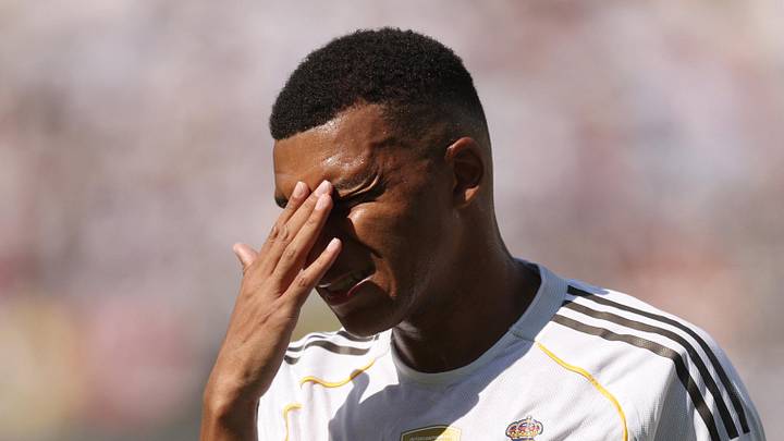 [Subscription Customers Only] Jul 9, 2025; East Rutherford, New Jersey, USA; Real Madrid CF forward Kylian Mbappe (9) reacts during a semifinal match of the 2025 FIFA Club World Cup at MetLife Stadium. Mandatory Credit: Lee Smith-Reuters via Imagn Images