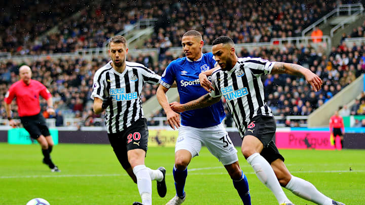 Clubes fazem "jogo de seis pontos" na luta contra o rebaixamento no Campeonato Inglês