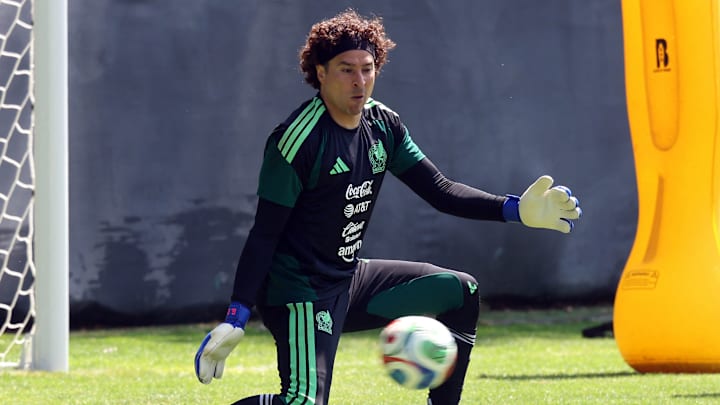 FBL-FRIENDLY-MEX-TRAINING