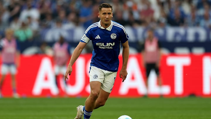 Paul Seguin im Schalke-Trikot. In der kommenden Saison könnte er nicht mehr in Königsblau auflaufen