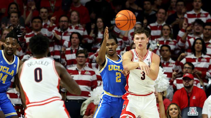 Jan 20, 2024; Tucson, Arizona, USA; Arizona Wildcats guard Pelle Larsson (3) makes a pass to guard
