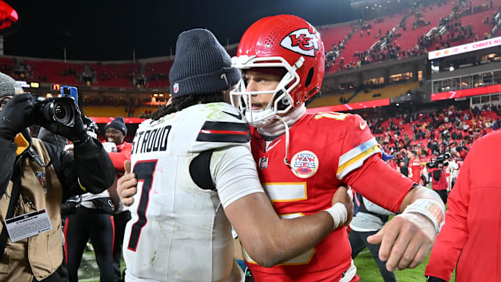 Dec 7, 2025; Kansas City, Missouri, USA; Houston Texans quarterback C.J. Stroud (7) and Kansas City Chiefs quarterback Patrick Mahomes (15) greet each other after the game at GEHA Field at Arrowhead Stadium. Mandatory Credit: Amy Kontras-Imagn Images Dec 7, 2025; Kansas City, Missouri, USA; Houston Texans quarterback C.J. Stroud (7) and Kansas City Chiefs quarterback Patrick Mahomes (15) greet each other after the game at GEHA Field at Arrowhead Stadium. Mandatory Credit: Amy Kontras-Imagn Images