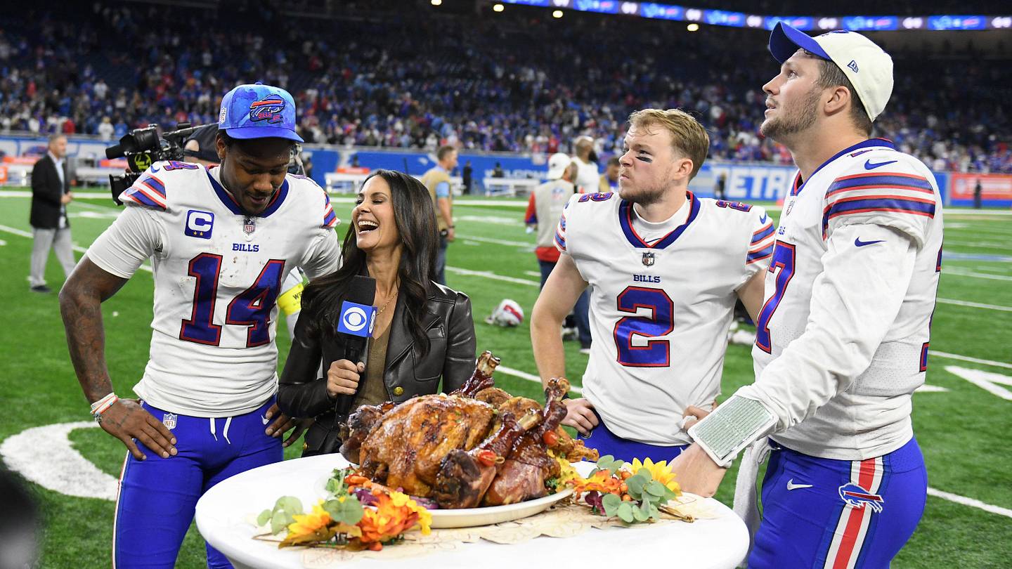 Reacting to Buffalo Bills' Grueling Schedule That Includes Two Major Holiday Games