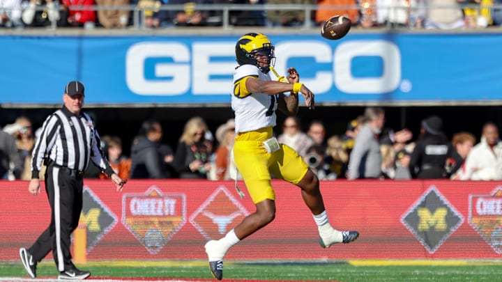 2025 Cheez-It Citrus Bowl - Texas v Michigan