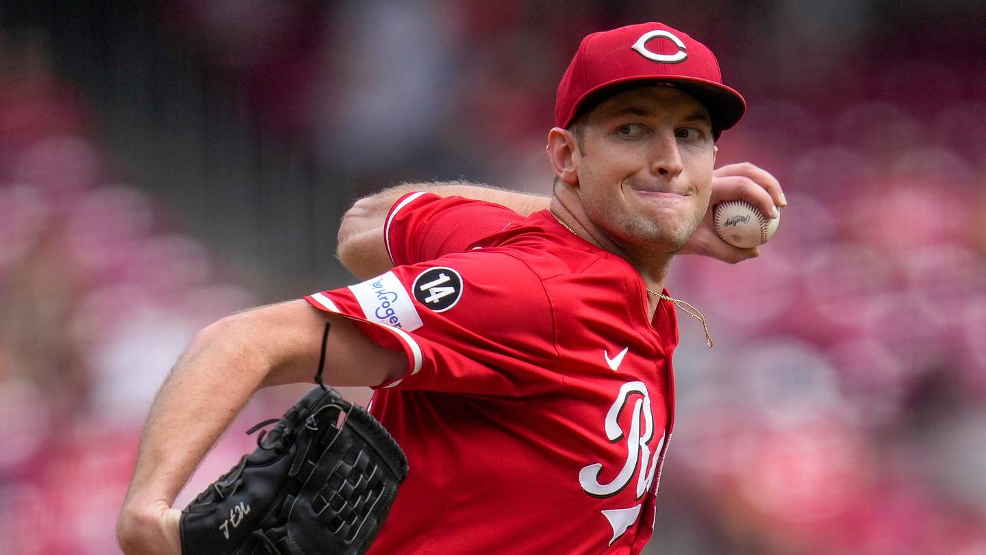 Cincinnati Reds Keep Playoff Hopes Alive With Thrilling 2-1 Win Over ...