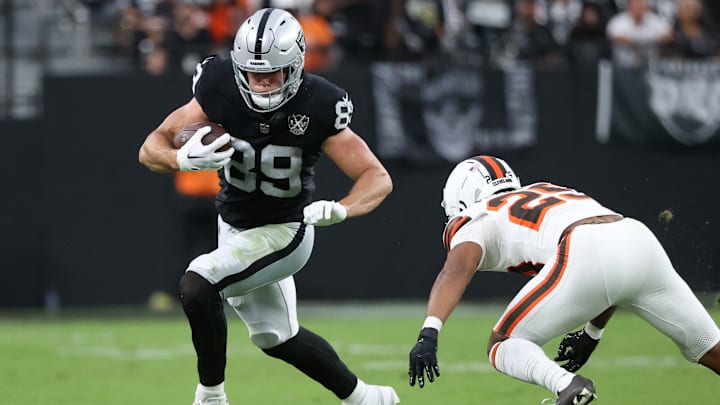 Cleveland Browns v Las Vegas Raiders