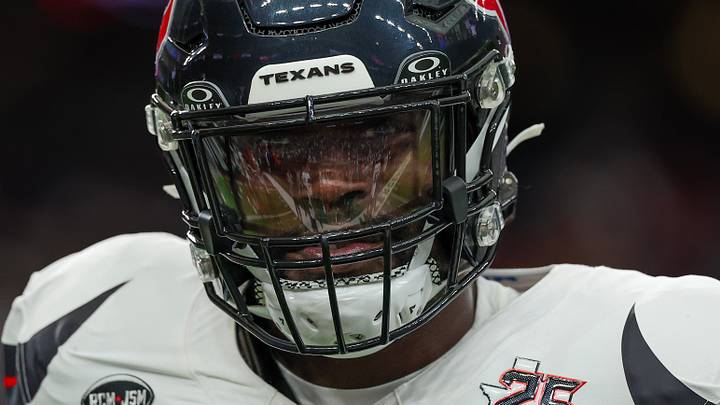 Houston Texans defensive end Jadeveon Clowney Houston Texans defensive end Jadeveon Clowney