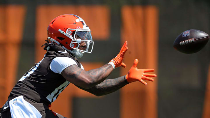 Cleveland Browns running back Quinshon Judkins (10) eyes down a pass during day two of NFL rookie minicamp at the Cleveland Browns training facility on Saturday, May 10, 2025, in Berea, Ohio. Cleveland Browns running back Quinshon Judkins (10) eyes down a pass during day two of NFL rookie minicamp at the Cleveland Browns training facility on Saturday, May 10, 2025, in Berea, Ohio.