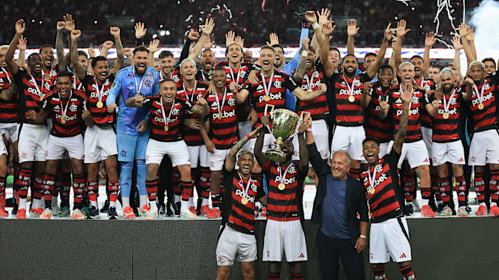 Flamengo teve dois gols anulados no fim, sendo um deles em finalização de Plata