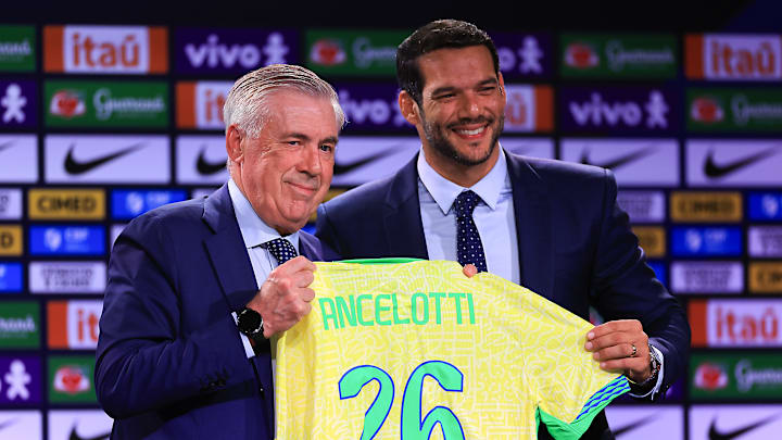 Carlo Ancelotti (l.) hat seinen ersten Selecao-Kader nominiert