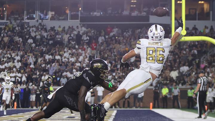 Sep 3, 2026; Atlanta, Georgia, USA; Georgia Tech Yellow Jackets tight end Kevin Roche Jr. (86) attempts to make a catch against Colorado Buffaloes defensive end Immanuel Ezeogu (52) at Bobby Dodd Stadium at Hyundai Field. Mandatory Credit: Brett Davis-Imagn Images Sep 3, 2026; Atlanta, Georgia, USA; Georgia Tech Yellow Jackets tight end Kevin Roche Jr. (86) attempts to make a catch against Colorado Buffaloes defensive end Immanuel Ezeogu (52) at Bobby Dodd Stadium at Hyundai Field. Mandatory Credit: Brett Davis-Imagn Images