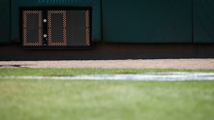 Red Sox get taste of new pitch clock