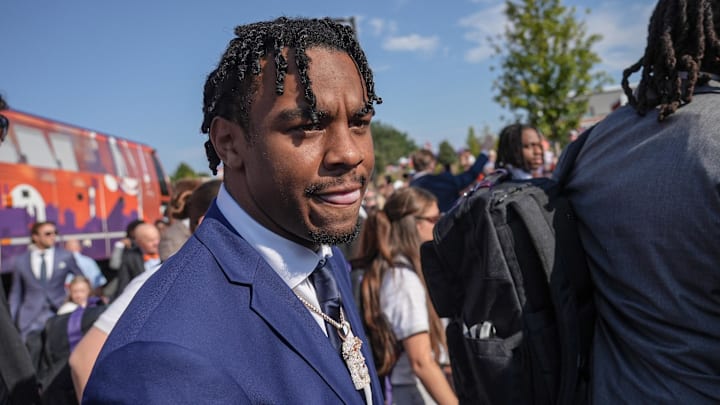 Clemson safety Khalil Barnes has transferred to Georgia, which is close to home for the Athens, Georgia, native. 