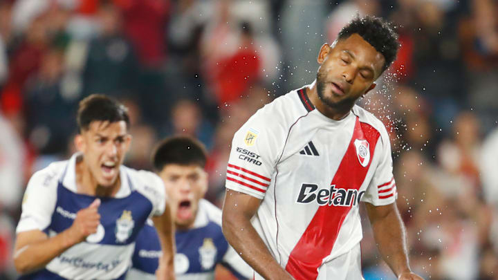River Plate v Gimnasia LP - Torneo Clausura Betano 2025