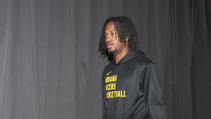 Nov 18, 2024; Toronto, Ontario, CAN; Indiana Pacers guard Tristen Newton (4) arrives at the Scotiabank Arena before a game against the Toronto Raptors. Mandatory Credit: Nick Turchiaro-Imagn Images Nov 18, 2024; Toronto, Ontario, CAN; Indiana Pacers guard Tristen Newton (4) arrives at the Scotiabank Arena before a game against the Toronto Raptors. Mandatory Credit: Nick Turchiaro-Imagn Images