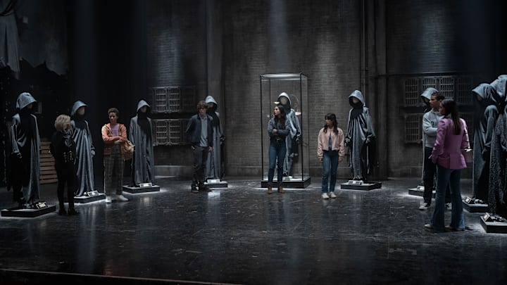 L-r, Hayden Panettiere (“Kirby Reed”), Jasmin Savoy Brown (“Mindy Meeks-Martin”), Jack Champion (“Ethan Landry“), Melissa Barrera (“Sam Carpenter”), Jenna Ortega (“Tara Carpenter”), Mason Gooding (“Chad Meeks-Martin”) and Courteney Cox (“Gale Weathers”) star in Paramount Pictures and Spyglass Media Group's "Scream VI."