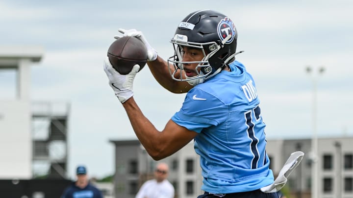 Tennessee Titans wide receiver Chimere Dike makes a catch as he goes through drills during Rookie Mini Camp. Mandatory Credit: Steve Roberts-Imagn Images