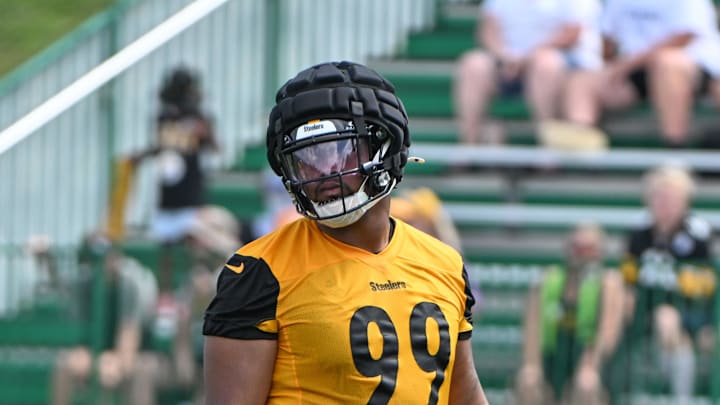 Derrick Harmon suffered an apparent knee injury Thursday.