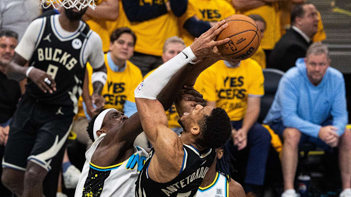 Apr 29, 2025; Indianapolis, Indiana, USA; Milwaukee Bucks forward Giannis Antetokounmpo (34) shoots the ball while Indiana Pacers forward Pascal Siakam (43) defends during game five of the first round for the 2024 NBA Playoffs at Gainbridge Fieldhouse. Mandatory Credit: Trevor Ruszkowski-Imagn Images Apr 29, 2025; Indianapolis, Indiana, USA; Milwaukee Bucks forward Giannis Antetokounmpo (34) shoots the ball while Indiana Pacers forward Pascal Siakam (43) defends during game five of the first round for the 2024 NBA Playoffs at Gainbridge Fieldhouse. Mandatory Credit: Trevor Ruszkowski-Imagn Images