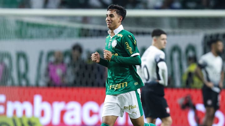 Vitor Reis é um dos jovens talentos oriundos da base alviverde