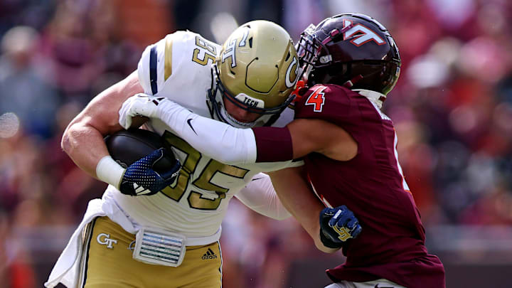 Oct 26, 2024; Blacksburg, Virginia, USA; Georgia Tech Yellow Jackets tight end Jackson Hawes (85) runs the ball after a catch against Virginia Tech Hokies cornerback Mansoor Delane (4) during the first quarter at Lane Stadium. Mandatory Credit: Peter Casey-Imagn Images Oct 26, 2024; Blacksburg, Virginia, USA; Georgia Tech Yellow Jackets tight end Jackson Hawes (85) runs the ball after a catch against Virginia Tech Hokies cornerback Mansoor Delane (4) during the first quarter at Lane Stadium. Mandatory Credit: Peter Casey-Imagn Images