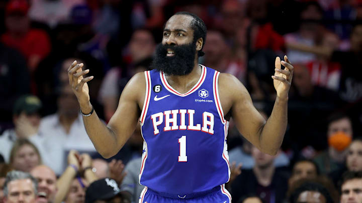 Harden salió por la puerta de atrás de los 76ers