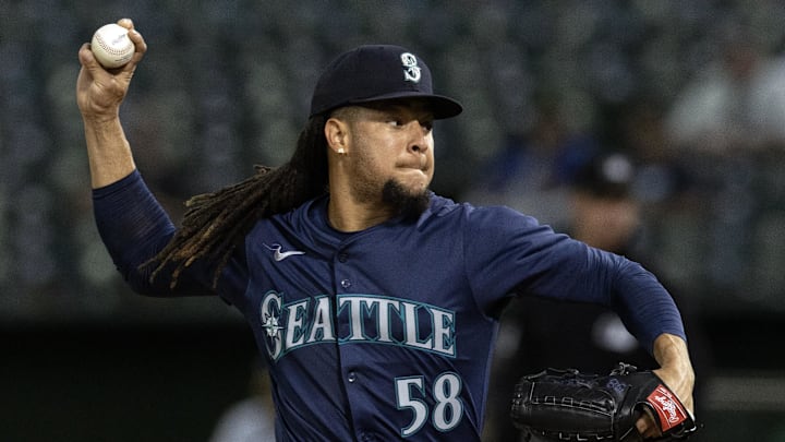 Seattle Mariners starting pitcher Luis Castillo (58) delivers a pitch against the Oakland Athletics during the fourth inning at Oakland-Alameda County Coliseum on Sept 3.