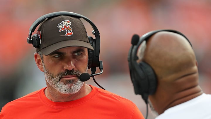 Cleveland Browns head coach Kevin Stefanski speaks with a member of his coaching staff during the second half of an NFL preseason football game at Cleveland Browns Stadium, Saturday, Aug. 10, 2024, in Cleveland, Ohio.