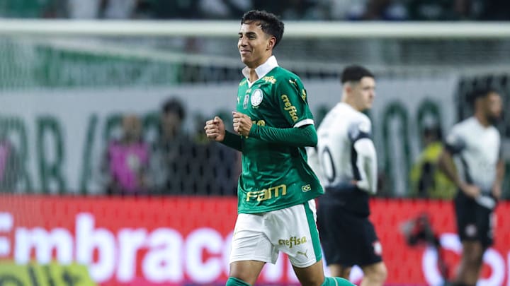 Vitor Reis disputou a Copinha em 2024 e foi promovido ao elenco profissional