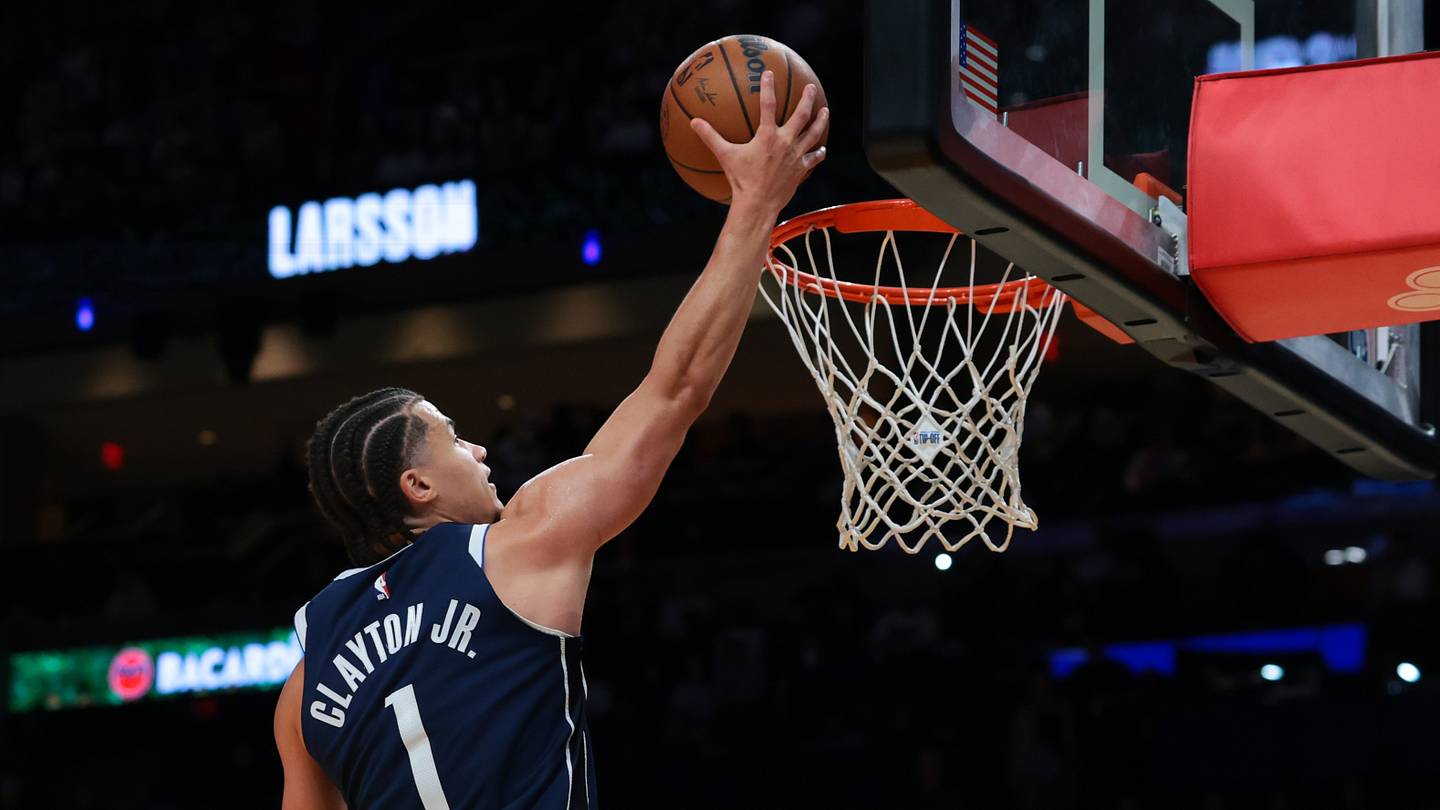 Walter Clayton Jr. gives Mavericks fans a glimpse of what made him a Florida legend