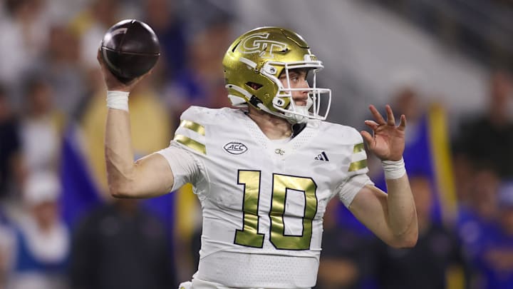 Nov 22, 2025; Atlanta, Georgia, USA; Georgia Tech Yellow Jackets quarterback Haynes King (10) looks to throw against the Pittsburgh Panthers in the third quarter at Bobby Dodd Stadium at Hyundai Field. Mandatory Credit: Brett Davis-Imagn Images
