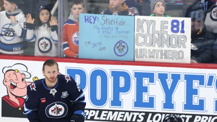 Dec 29, 2025; Winnipeg, Manitoba, CAN; Winnipeg Jets left wing Kyle Connor (81) skates past fans before a game against the Edmonton Oilers at Canada Life Centre. Mandatory Credit: James Carey Lauder-Imagn Images Dec 29, 2025; Winnipeg, Manitoba, CAN; Winnipeg Jets left wing Kyle Connor (81) skates past fans before a game against the Edmonton Oilers at Canada Life Centre. Mandatory Credit: James Carey Lauder-Imagn Images