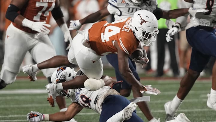 Sep 14, 2024; Austin, Texas, USA; Texas Longhorns running back Velton Gardner (24) runs for yards during the second half against the Texas-San Antonio Roadrunners at Darrell K Royal-Texas Memorial Stadium. Mandatory Credit: Scott Wachter-Imagn Images Sep 14, 2024; Austin, Texas, USA; Texas Longhorns running back Velton Gardner (24) runs for yards during the second half against the Texas-San Antonio Roadrunners at Darrell K Royal-Texas Memorial Stadium. Mandatory Credit: Scott Wachter-Imagn Images