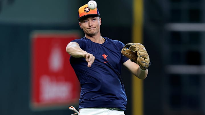 Aug 16, 2024; Houston, Texas, USA; Houston Astros first baseman Zach Dezenzo (9) warms up prior to the game against the Chicago White Sox at Minute Maid Park Aug 16, 2024; Houston, Texas, USA; Houston Astros first baseman Zach Dezenzo (9) warms up prior to the game against the Chicago White Sox at Minute Maid Park