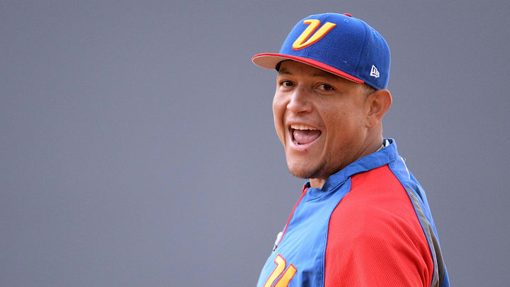 Cabrera reclamó al umpire de la inicial por el ponche de Acuña Jr. Cabrera reclamó al umpire de la inicial por el ponche de Acuña Jr.