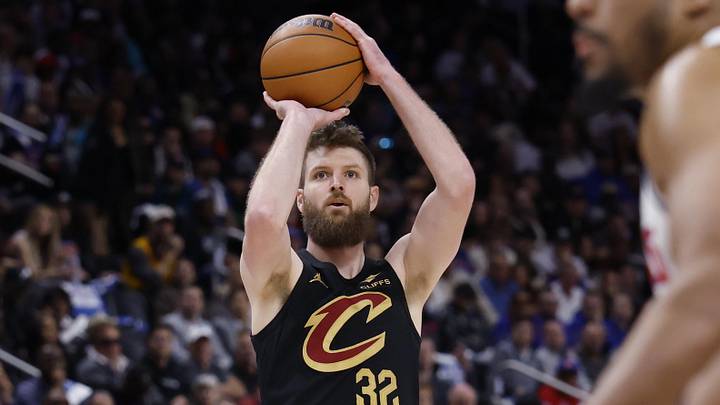 May 7, 2026; Detroit, Michigan, USA; Cleveland Cavaliers forward/center Dean Wade (32) shoots in the first half against the Detroit Pistons during game two of the second round of the 2026 NBA Playoffs at Little Caesars Arena. Mandatory Credit: Rick Osentoski-Imagn Images May 7, 2026; Detroit, Michigan, USA; Cleveland Cavaliers forward/center Dean Wade (32) shoots in the first half against the Detroit Pistons during game two of the second round of the 2026 NBA Playoffs at Little Caesars Arena. Mandatory Credit: Rick Osentoski-Imagn Images