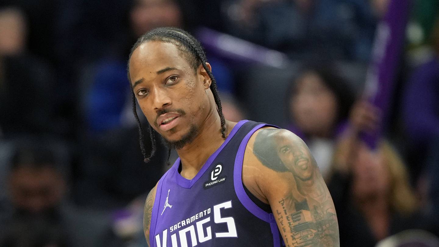 Why Rockets Should Pursue DeMar DeRozan After Kings Waive Veteran