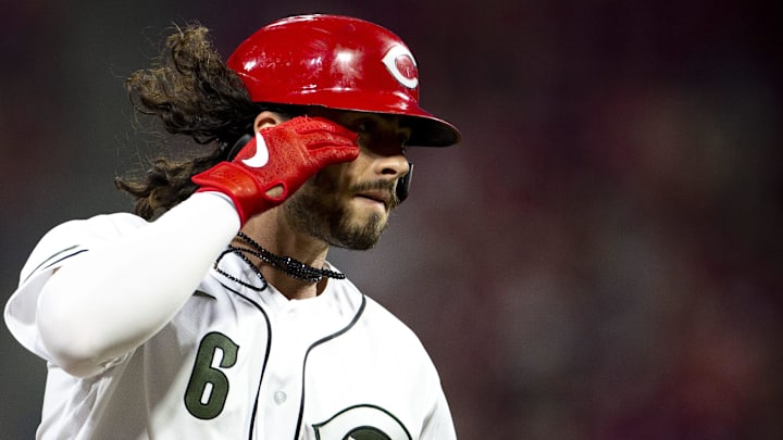 Cincinnati Reds third baseman Jonathan India (6) salutes after hitting a solo home run.
