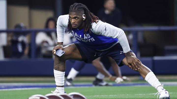 Dallas Cowboys wide receiver CeeDee Lamb warms up before the game against the Indianapolis Colts