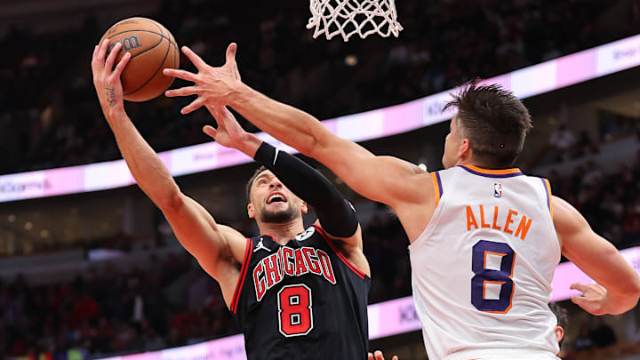 Phoenix Suns v Chicago Bulls