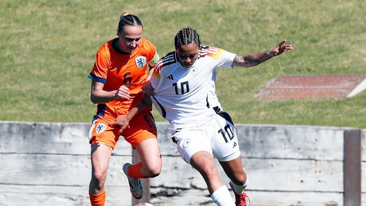 Deutschlands Gia Corley im Duell gegen die Niederländerin Rosa van Gool