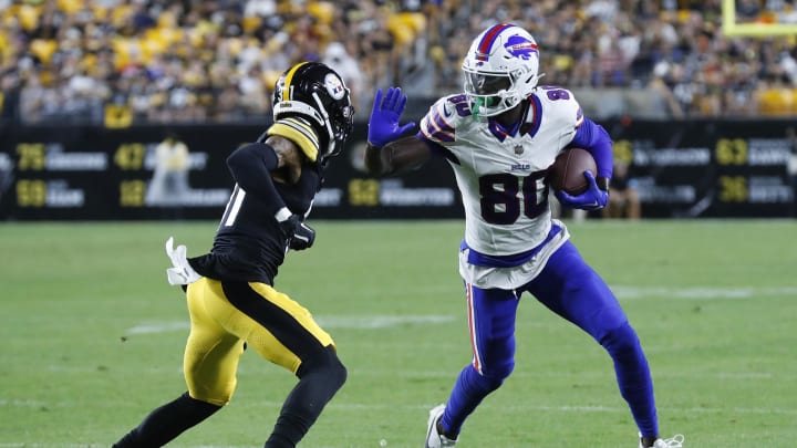 Aug 17, 2024; Pittsburgh, Pennsylvania, USA; Buffalo Bills wide receiver Tyrell Shavers (80) runs after a catch against Pittsburgh Steelers cornerback Zyon Gilbert (31) during the fourth quarter at Acrisure Stadium. Buffalo won 9-3. Mandatory Credit: Charles LeClaire-USA TODAY Sports Aug 17, 2024; Pittsburgh, Pennsylvania, USA; Buffalo Bills wide receiver Tyrell Shavers (80) runs after a catch against Pittsburgh Steelers cornerback Zyon Gilbert (31) during the fourth quarter at Acrisure Stadium. Buffalo won 9-3. Mandatory Credit: Charles LeClaire-USA TODAY Sports