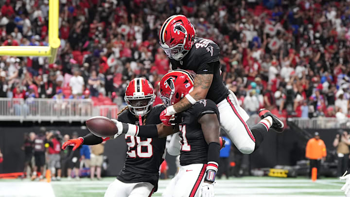 Atlanta Falcons linebacker Deangelo Malone 