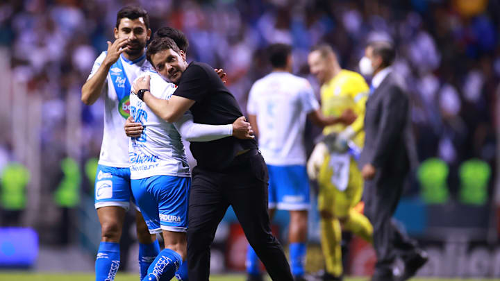 El entrenador Nicolás Larcamón.