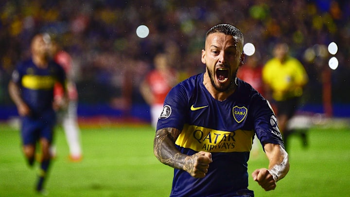 Benedetto grita el gol de Boca con alma y vida.